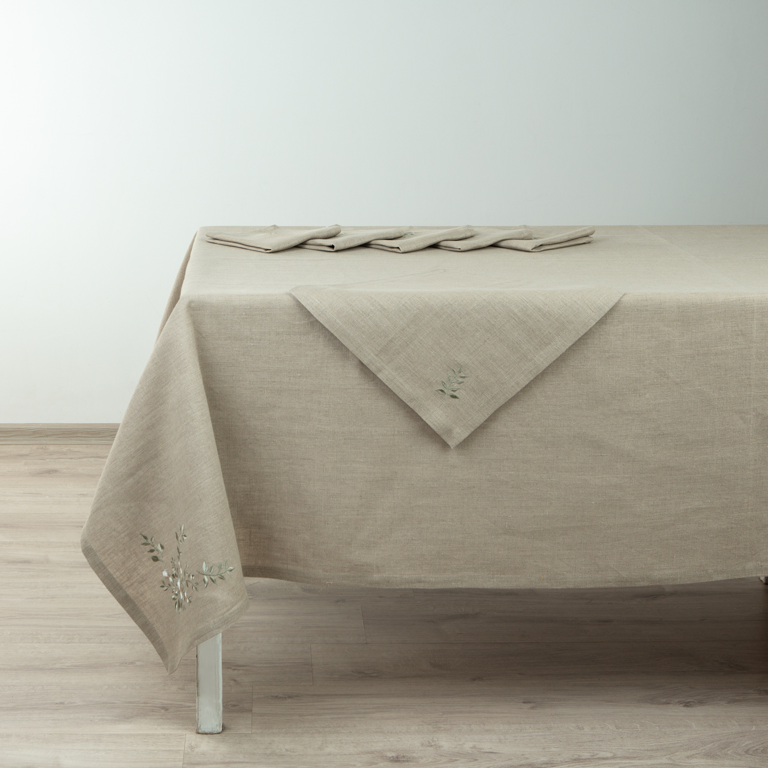 Комплект столовый